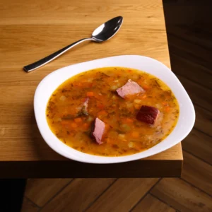 Ciorbă de fasole boabe cu carne afumată